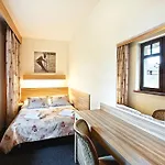Absolwent Resort 3*